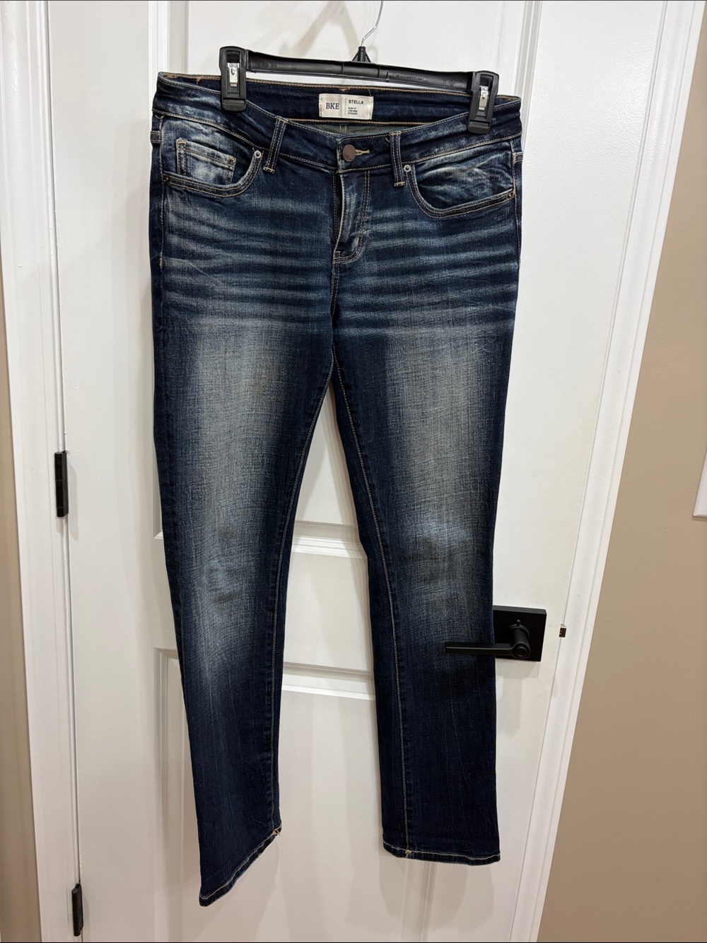 Buckle BKE- Stella. Dark Blue, low rise, straight